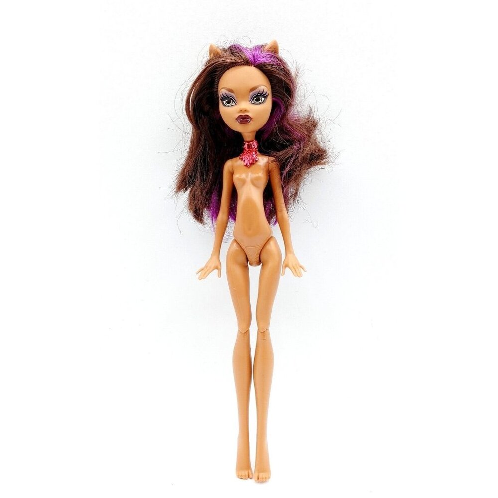 Monster High 2008 Clawdeen Wolf  Doll